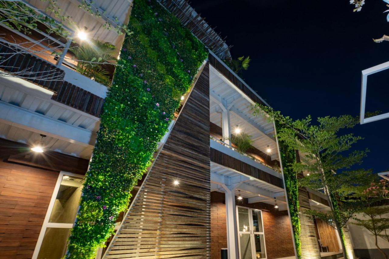 Good Cheer Hostel Lembongan Exterior photo