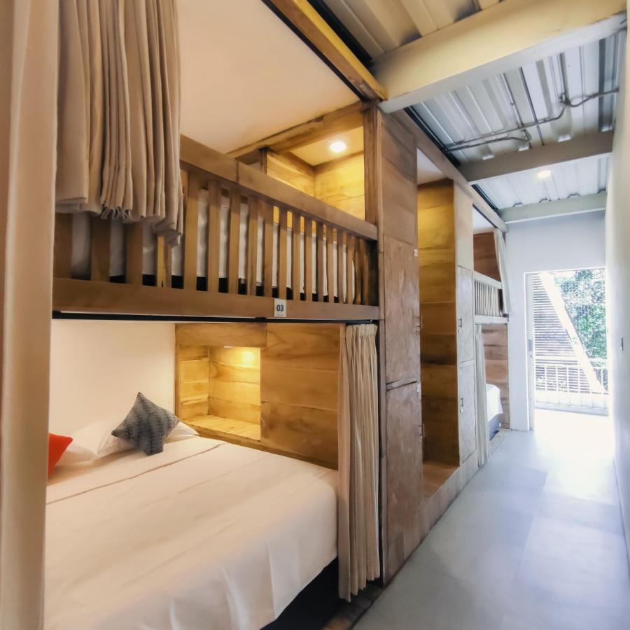 Good Cheer Hostel Lembongan Exterior photo