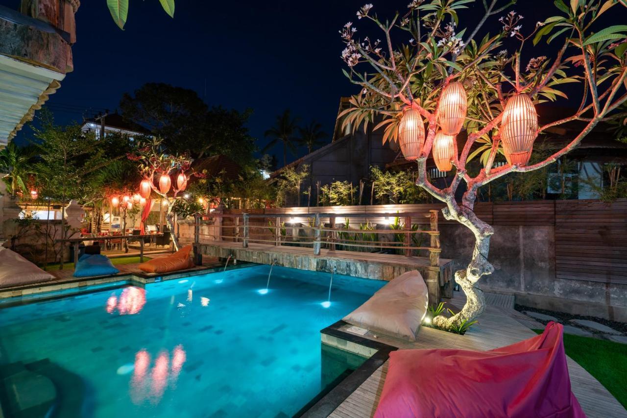 Good Cheer Hostel Lembongan Exterior photo