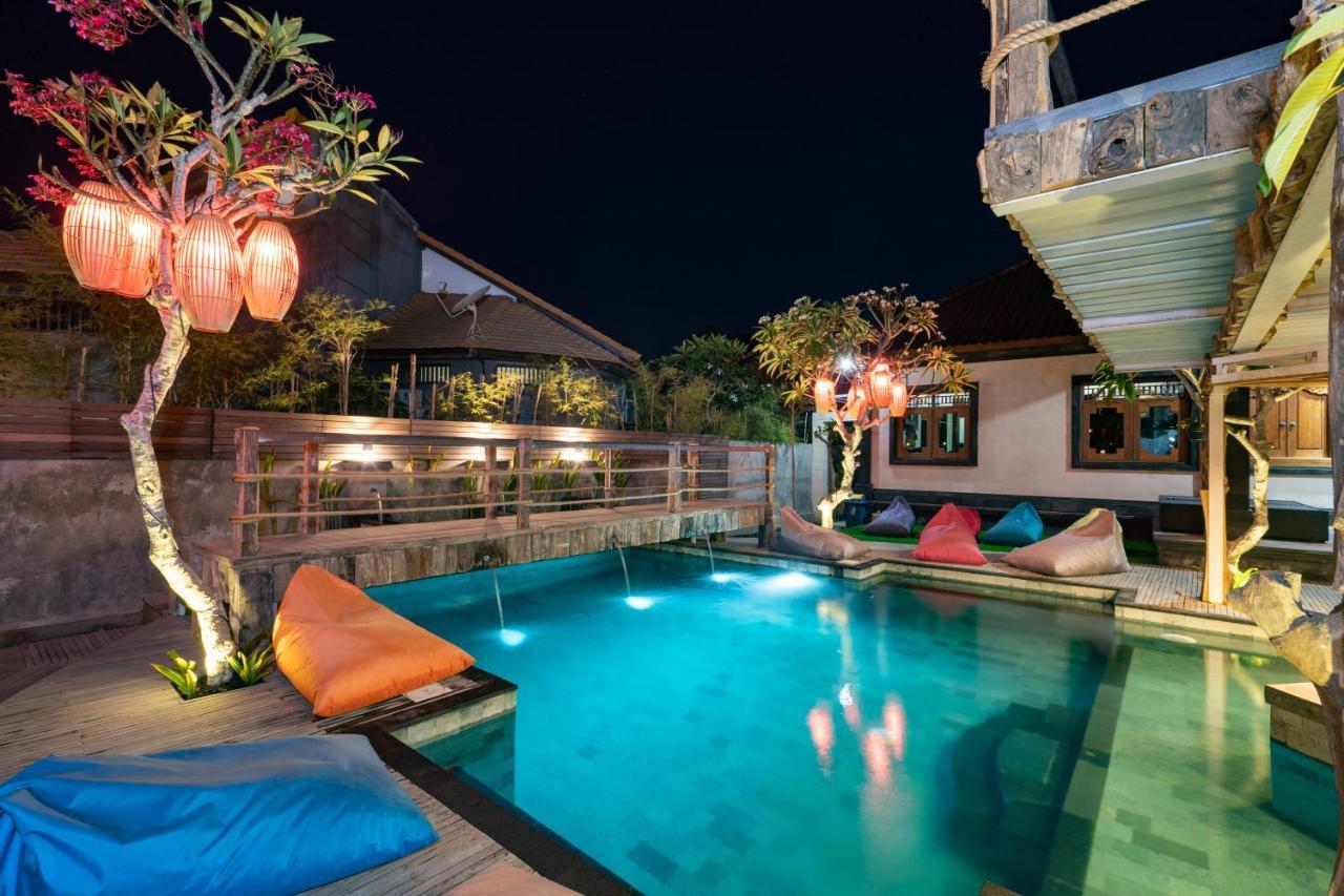 Good Cheer Hostel Lembongan Exterior photo